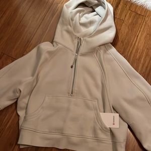 Lululemon half zip scuba in the color bone